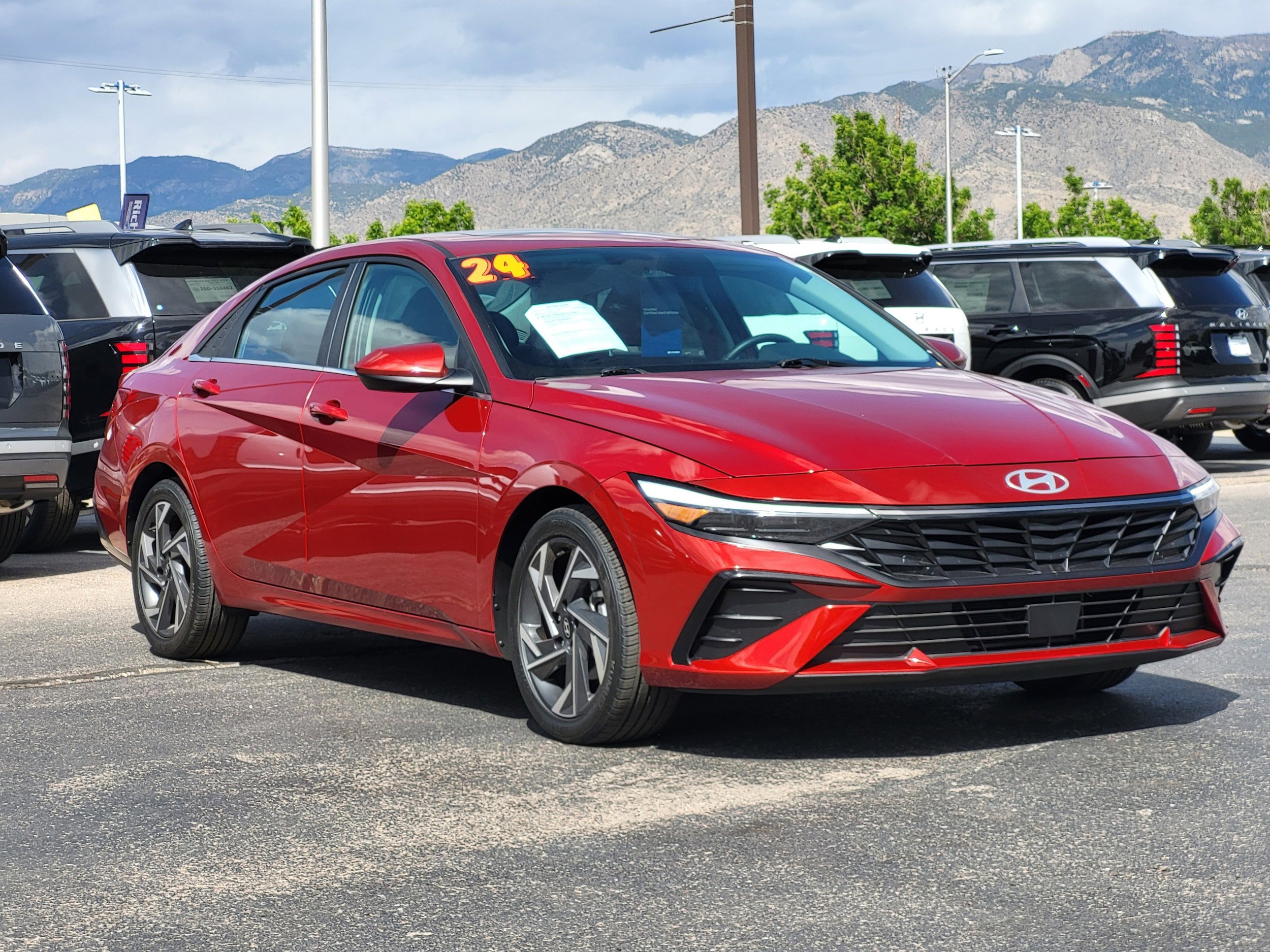 Certified 2024 Hyundai Elantra SEL w/ Convenience Package FWD image 4
