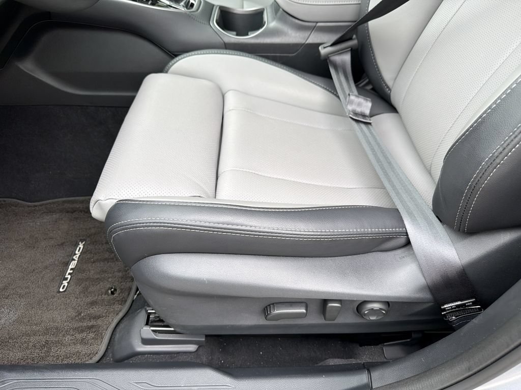 Certified 2025 Subaru Outback Limited AWD/4WD image 24