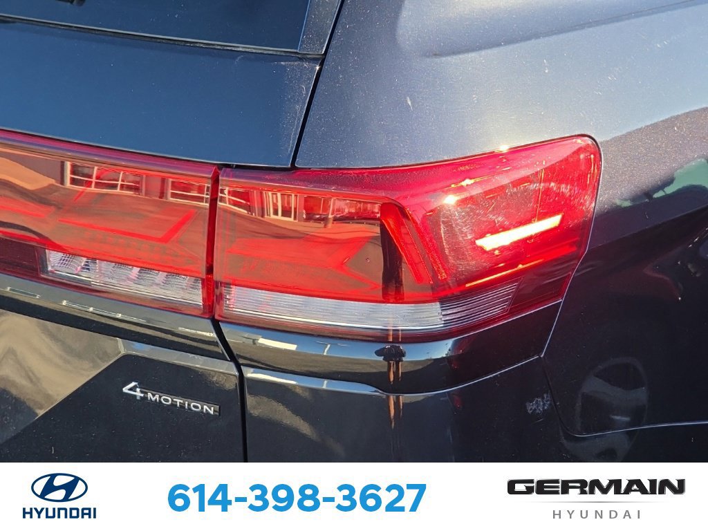 Used 2024 Volkswagen Atlas Peak Edition SE AWD/4WD image 10