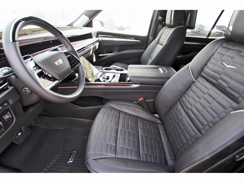 New 2026 Cadillac Escalade Platinum Sport w/ LPO, ONYX Package AWD/4WD image 6