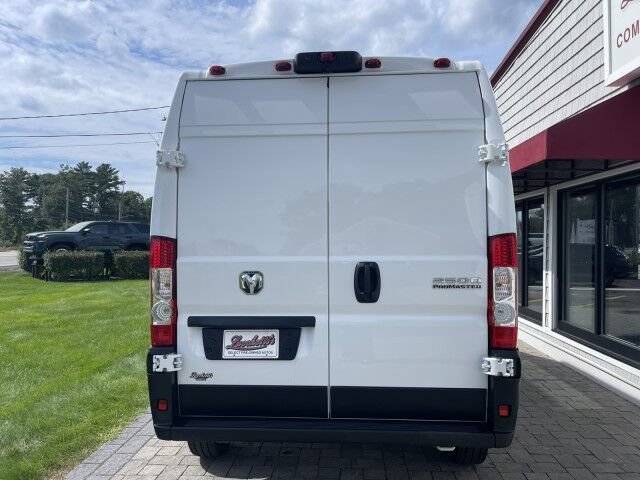 Used 2025 RAM ProMaster 2500 w/ Convenience Group FWD image 5