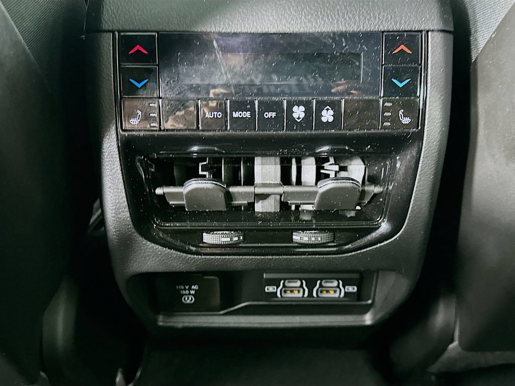 Used 2025 Jeep Grand Cherokee Summit AWD/4WD image 22