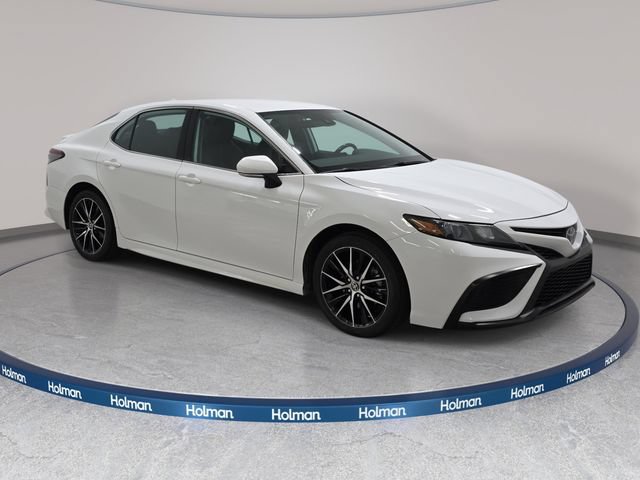 Certified 2024 Toyota Camry SE FWD image 3