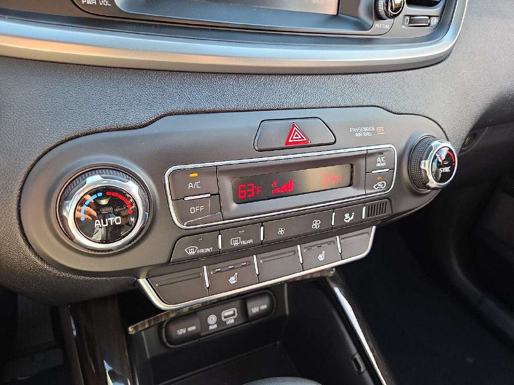Used 2020 Kia Sorento EX AWD/4WD image 17