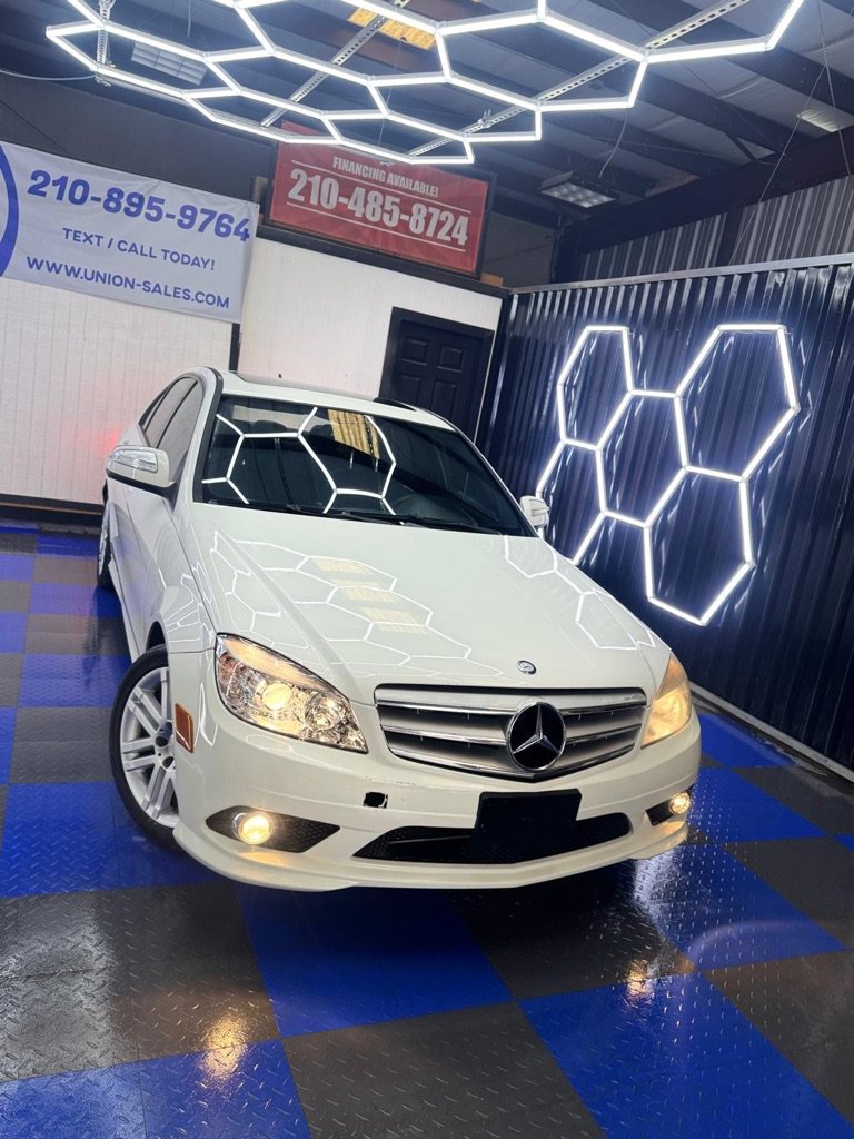 Used 2009 Mercedes-Benz C 300 Sedan image 4