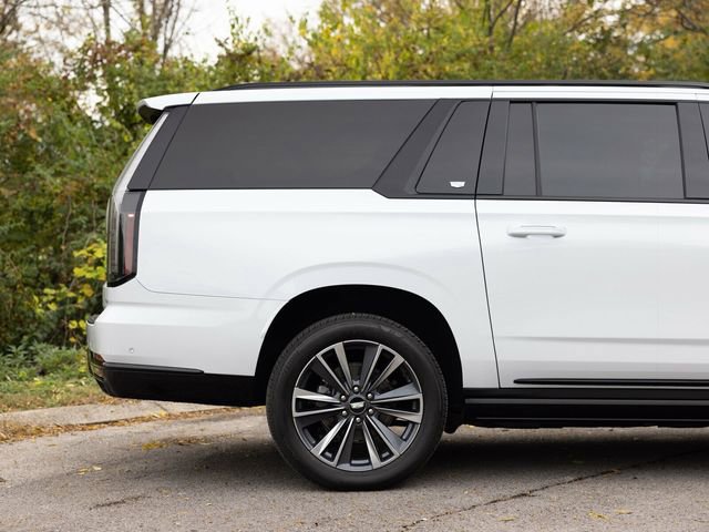 Used 2026 Cadillac Escalade ESV Sport w/ Touring Package image 10