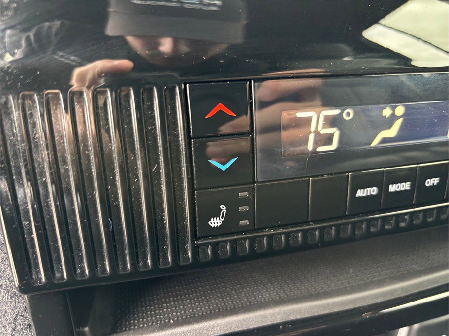 Used 2024 Jeep Wagoneer Series II w/ Flexible Seating Group image 43