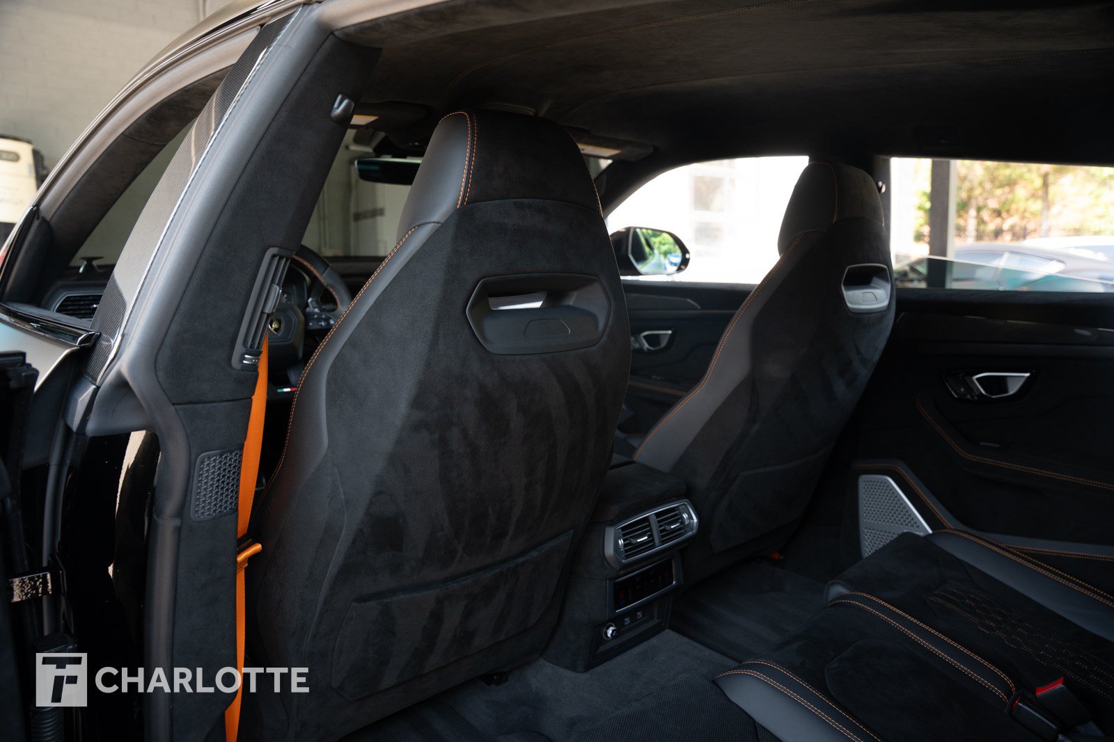 Used 2023 Lamborghini Urus Performante AWD/4WD image 36