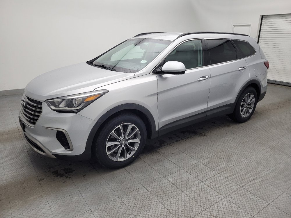 Used 2017 Hyundai Santa Fe SE image 2