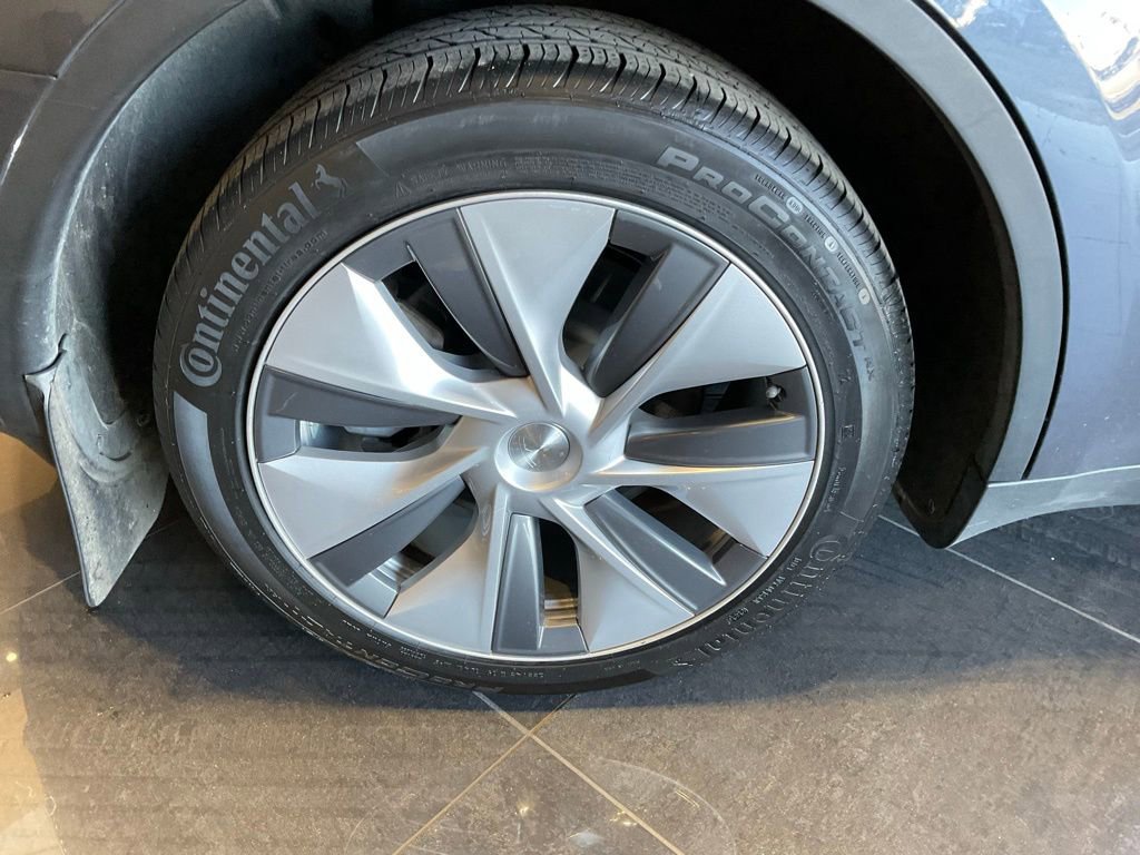 Used 2023 Tesla Model Y Long Range image 7