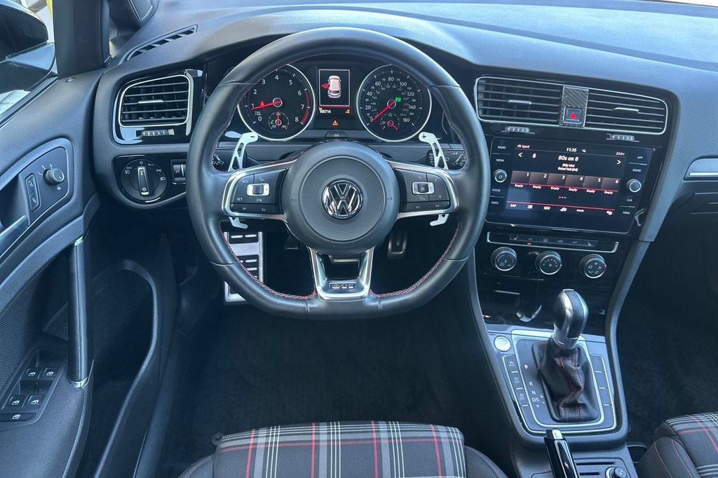 Used 2018 Volkswagen GTI SE FWD image 14