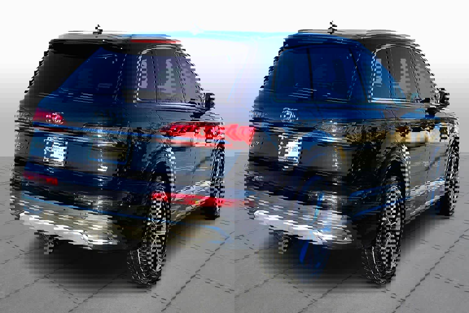 Used 2022 Audi Q7 Premium Plus image 13