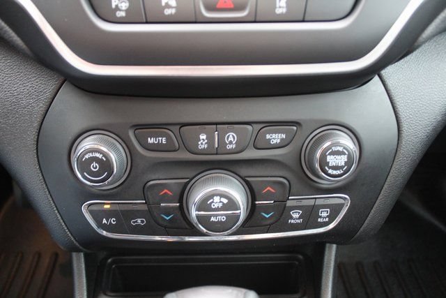 Used 2023 Jeep Cherokee Altitude Lux AWD/4WD image 32