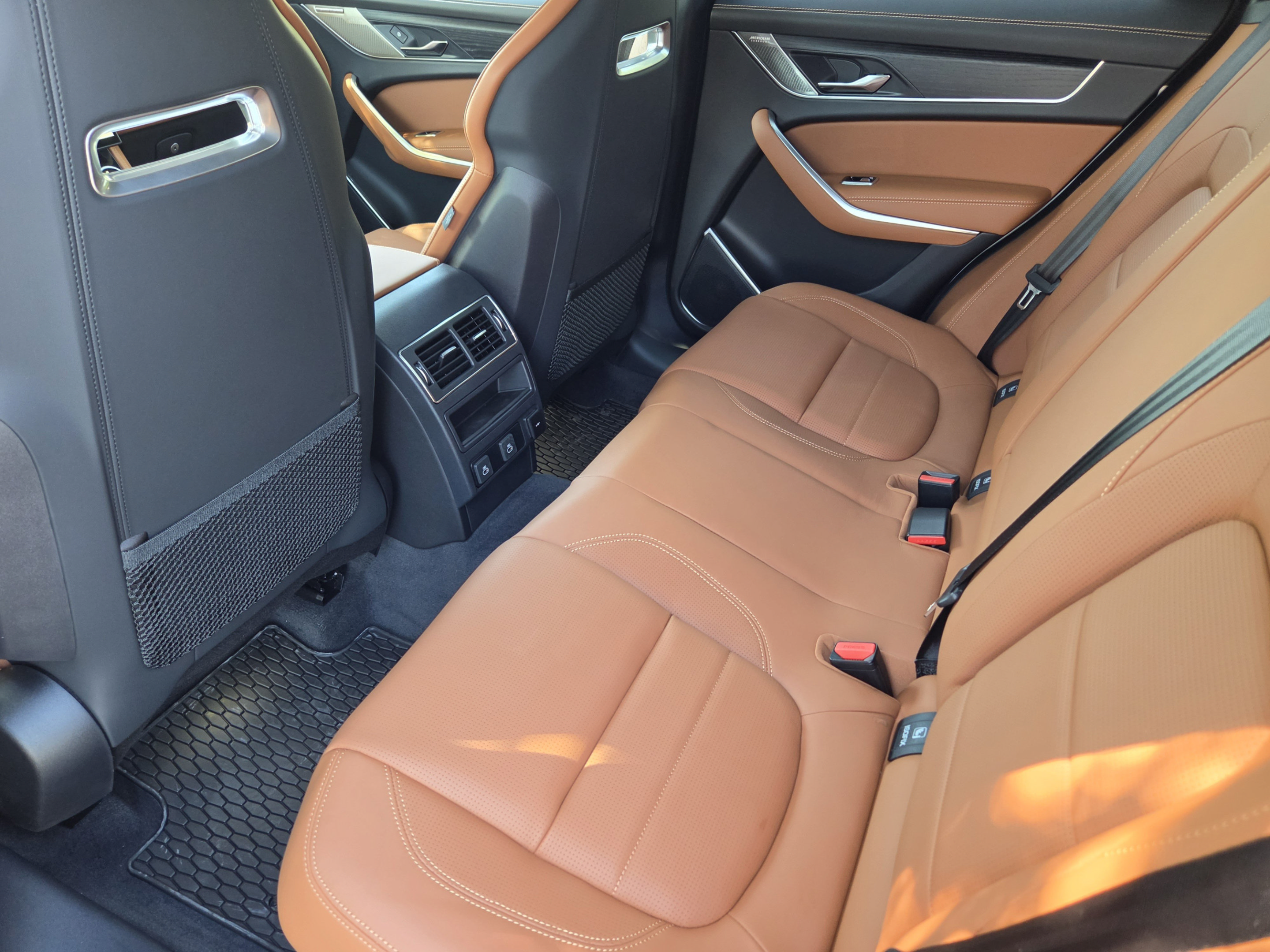 Used 2025 Jaguar F-PACE R-Dynamic S AWD/4WD image 27