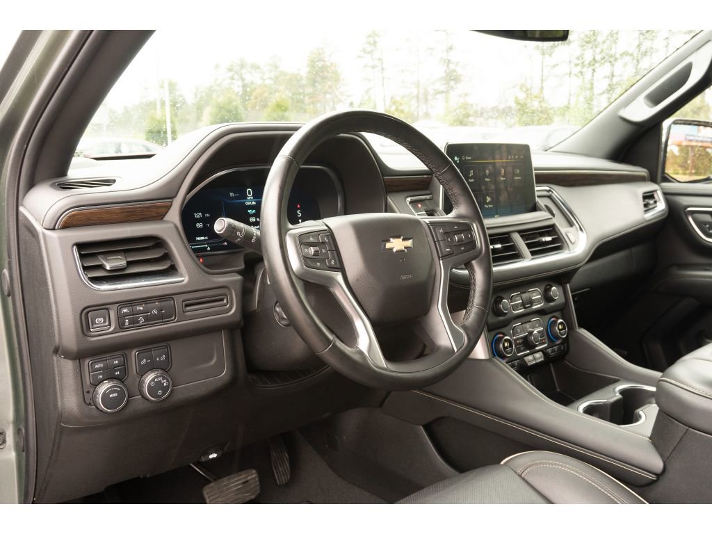 Used 2024 Chevrolet Suburban Premier AWD/4WD image 10