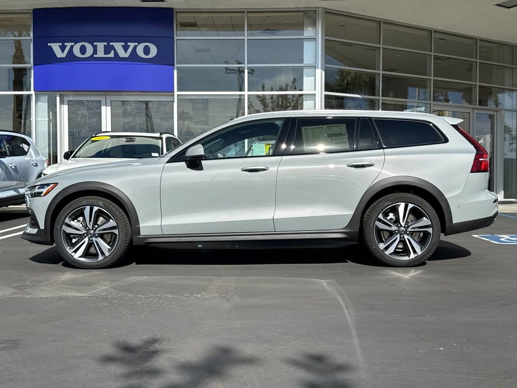 New 2026 Volvo V60 B5 Cross Country Plus w/ Climate Package image 2