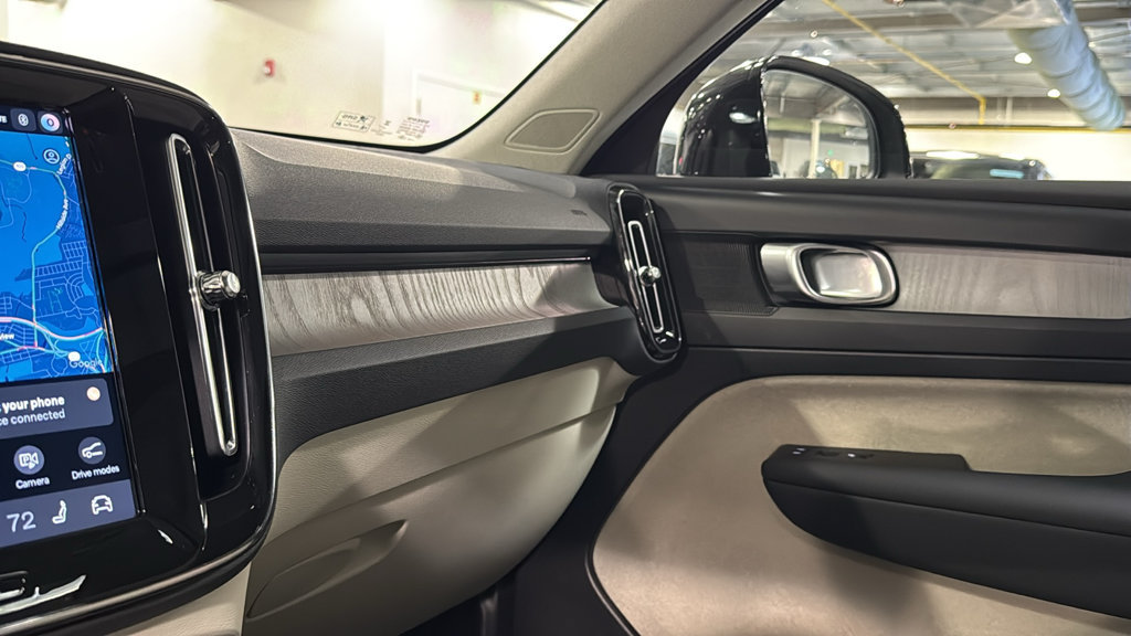 Certified 2026 Volvo XC40 B5 Plus AWD/4WD image 19