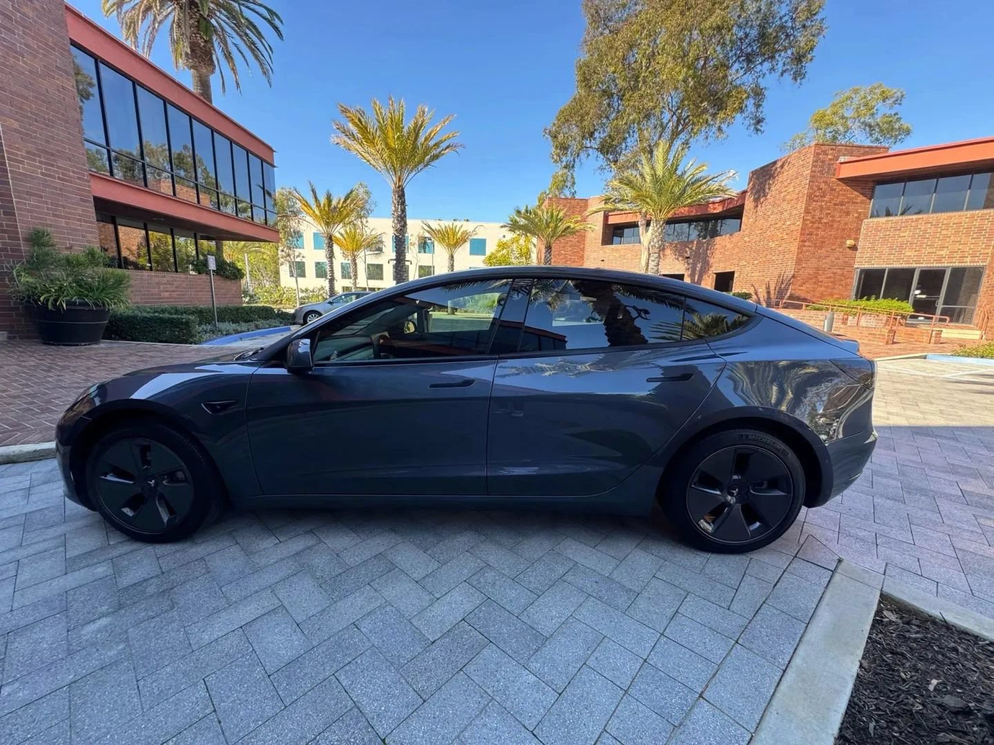 Used 2023 Tesla Model 3 Standard Range RWD image 5