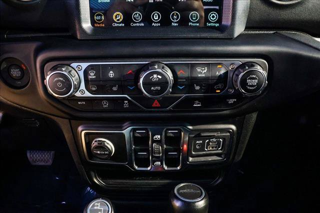 Used 2021 Jeep Gladiator Overland w/ Popular Equipment Package AWD/4WD image 19