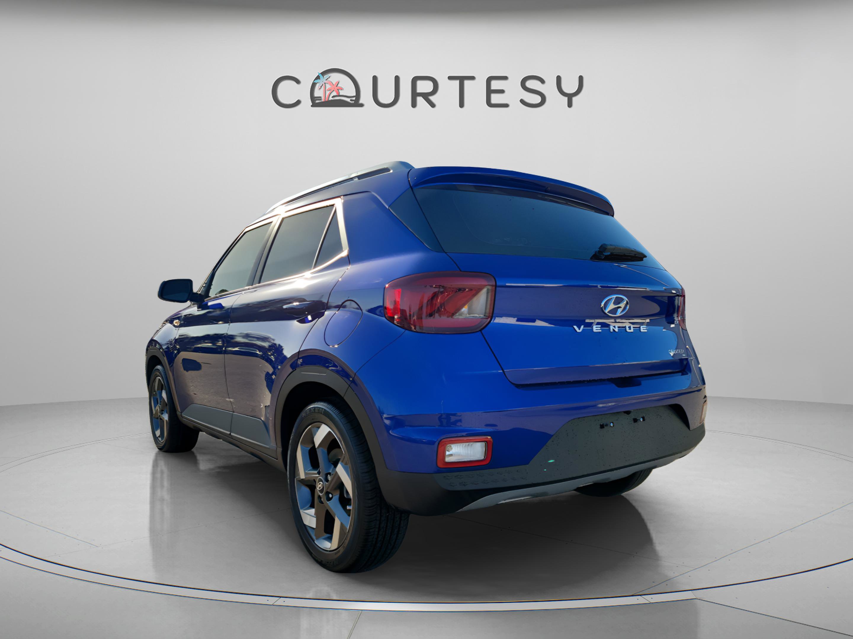 Certified 2024 Hyundai Venue Limited image 3