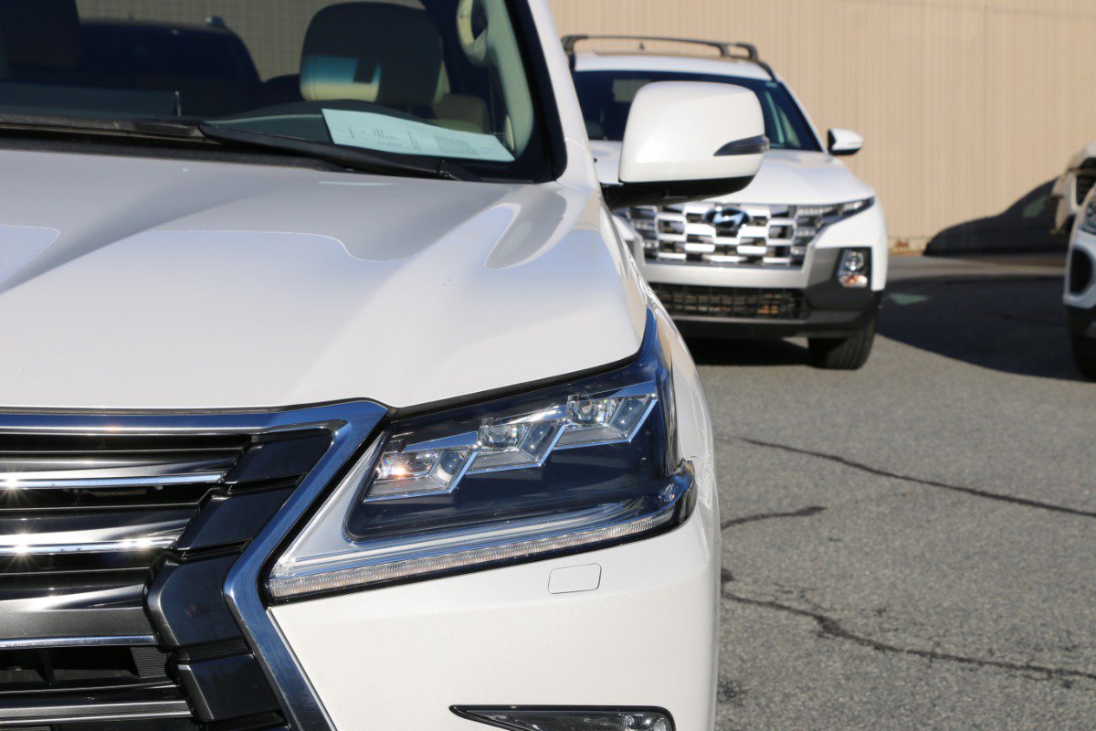 Used 2018 Lexus LX 570 4WD image 13