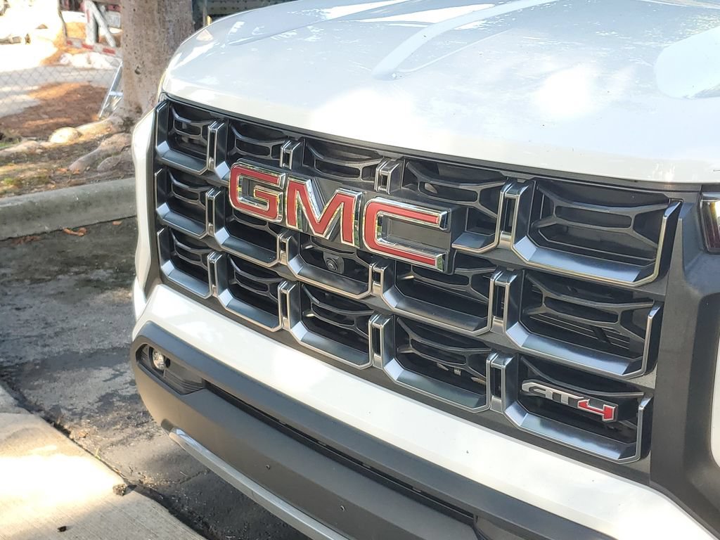 Certified 2024 GMC Canyon AT4 w/ Technology Package AWD/4WD image 9