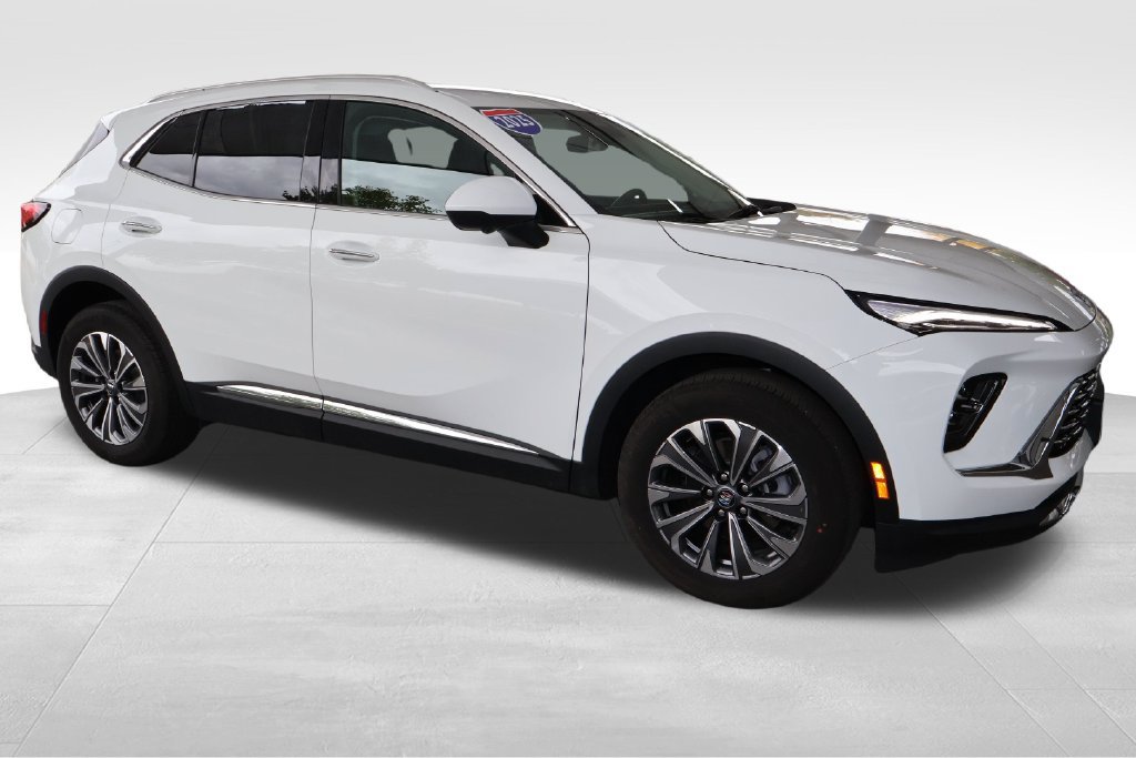 Used 2025 Buick Envision Preferred AWD/4WD image 19