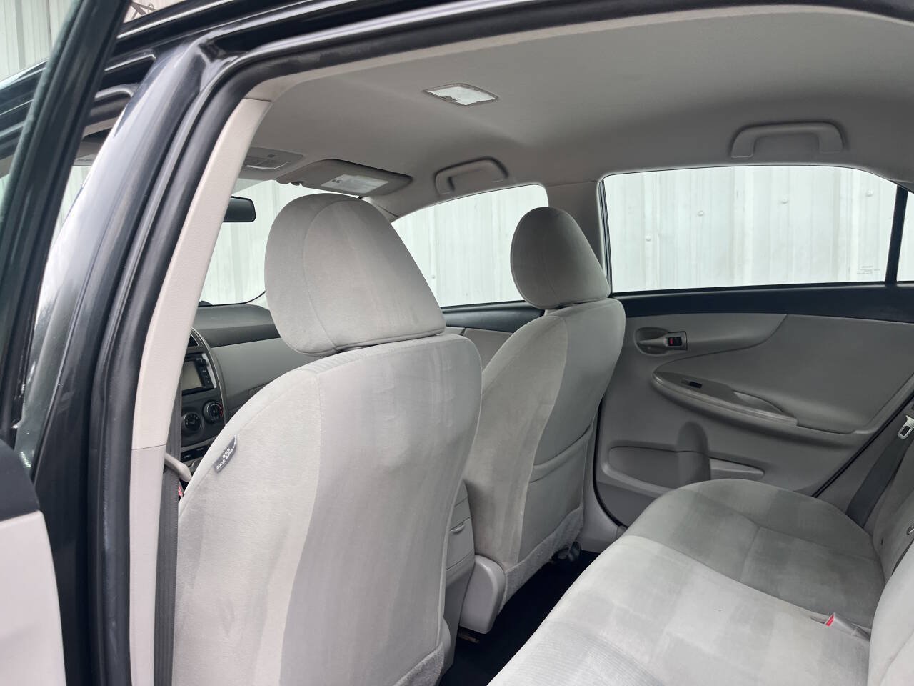 Used 2013 Toyota Corolla LE FWD image 15