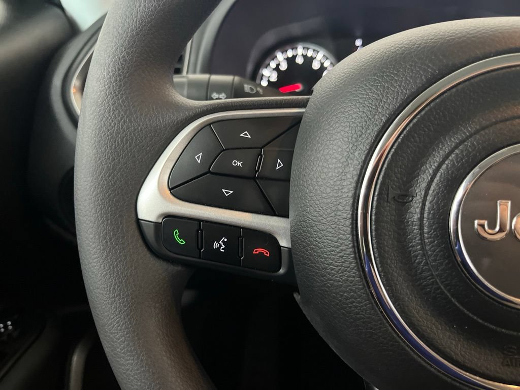 Used 2023 Jeep Renegade Latitude AWD/4WD image 58