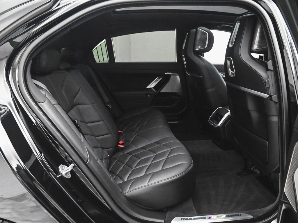 Used 2024 BMW 750e xDrive w/ Premium Package AWD/4WD image 37