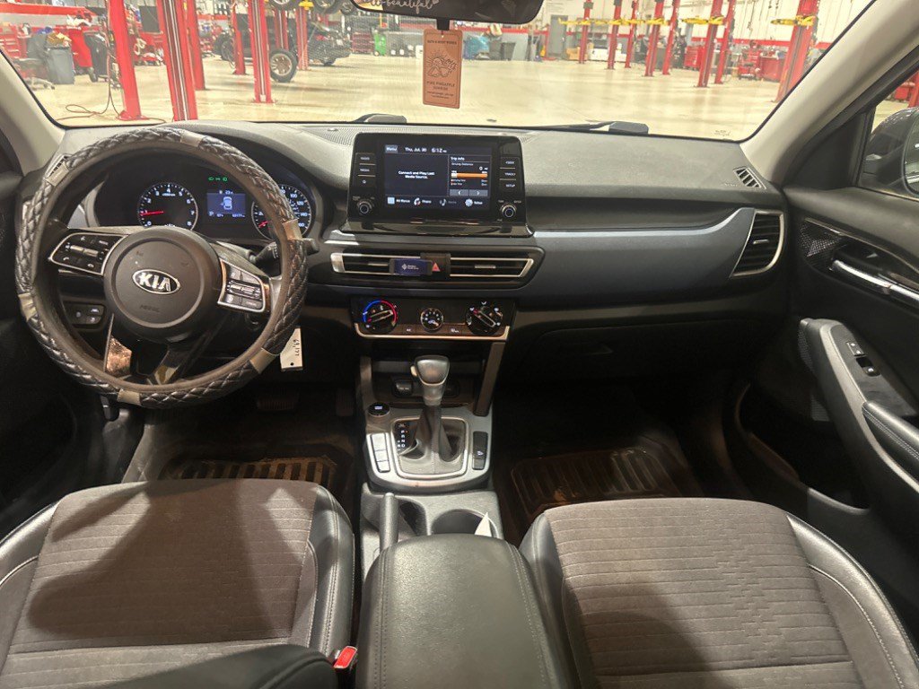 Used 2021 Kia Seltos S FWD image 40