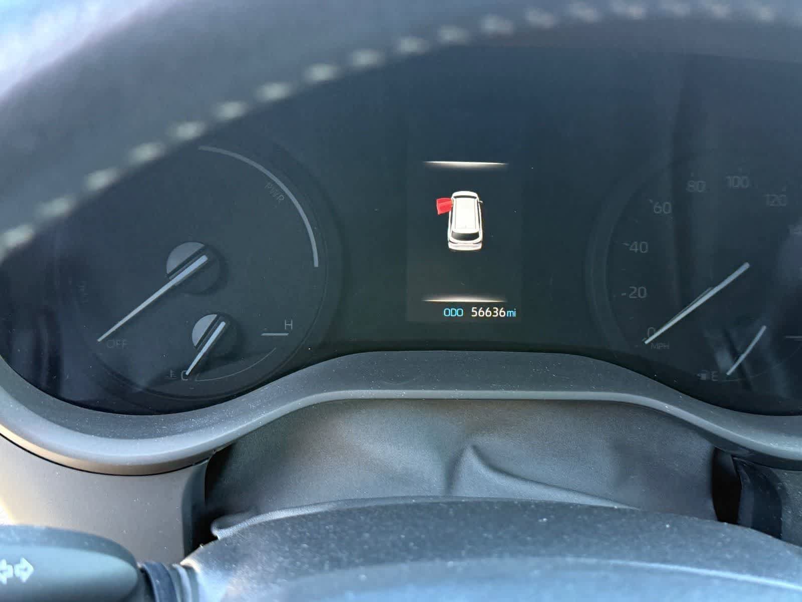 Used 2024 Toyota Sienna XLE FWD image 18
