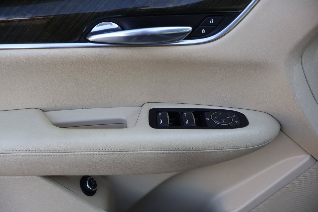 Used 2017 Cadillac XT5 FWD image 10