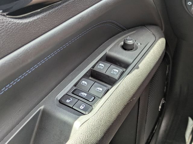 Used 2025 Jeep Compass Limited w/ Driver Assist Group I AWD/4WD image 33