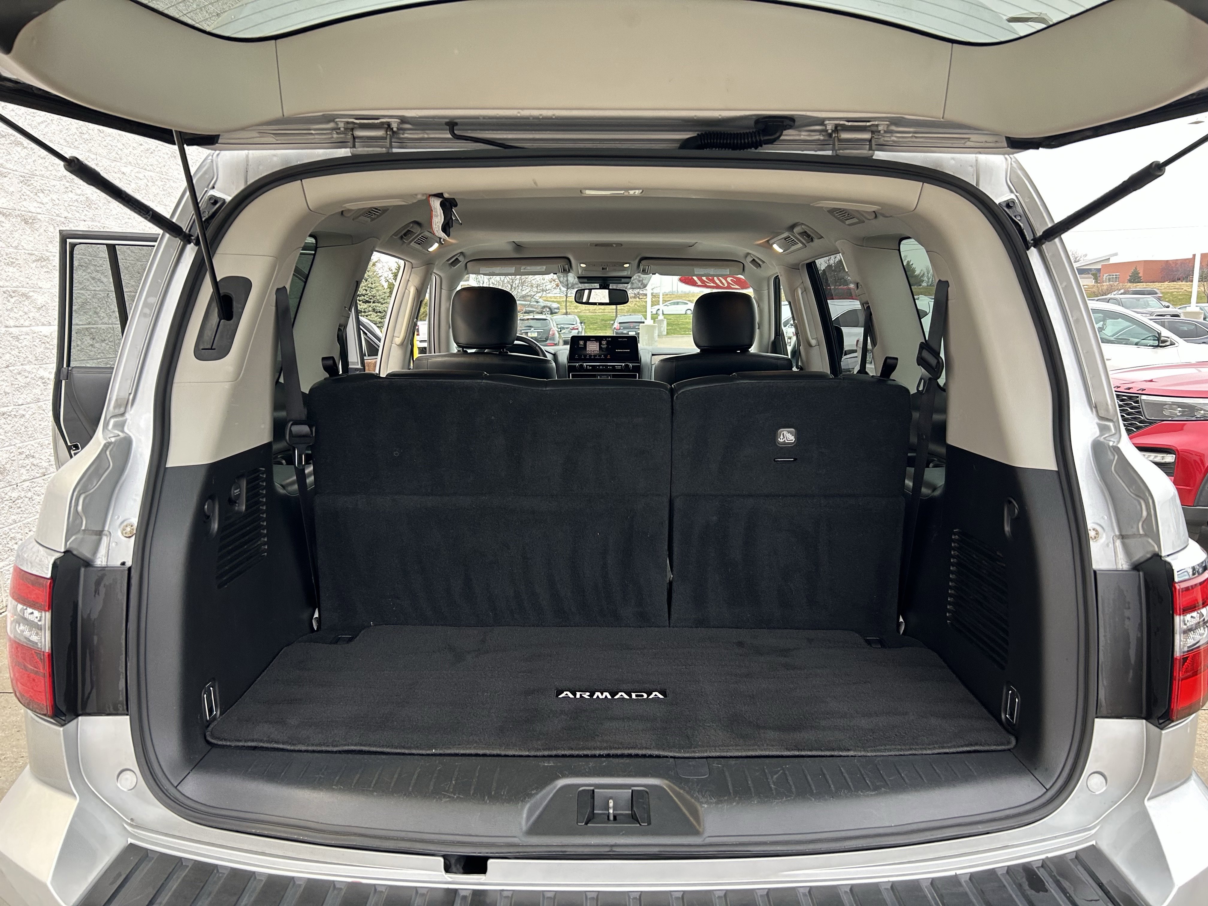 Used 2021 Nissan Armada SL w/ Captain's Chairs Package image 19