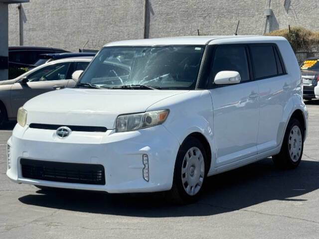 Used 2014 Scion xB FWD image 7