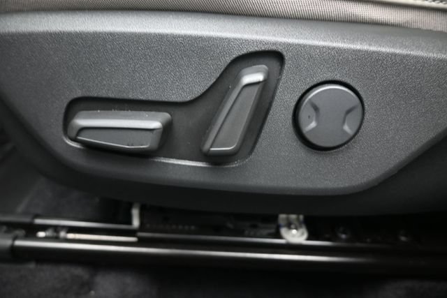 Used 2024 Kia Niro EX Touring FWD image 33