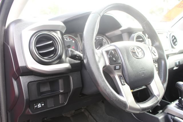 Used 2016 Toyota Tacoma SR5 w/ SR5 Appearance Package (SN) RWD image 52