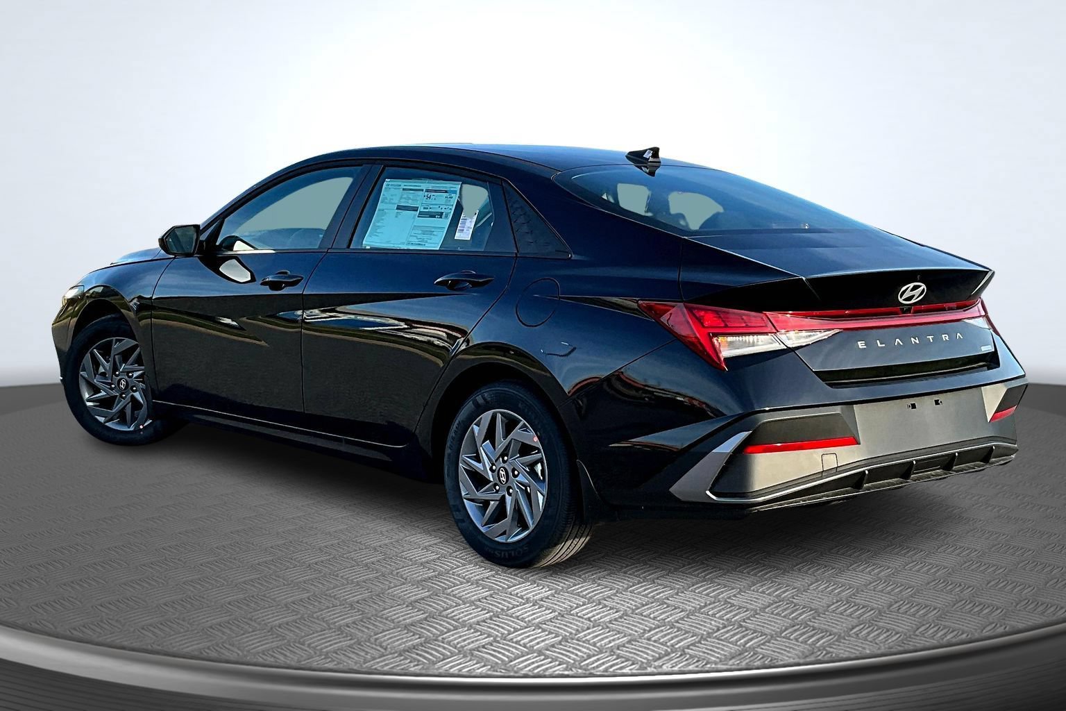 New 2026 Hyundai Elantra Hybrid FWD image 4