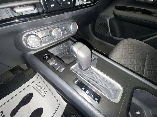 Used 2025 Nissan Kicks SV image 19