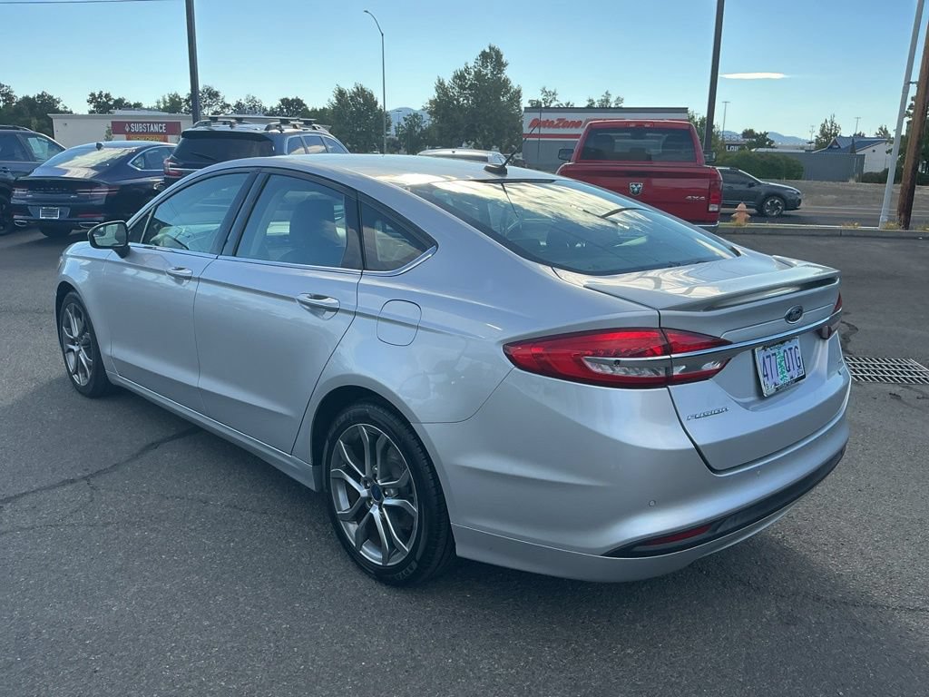 Used 2017 Ford Fusion SE w/ Equipment Group 201A FWD image 10