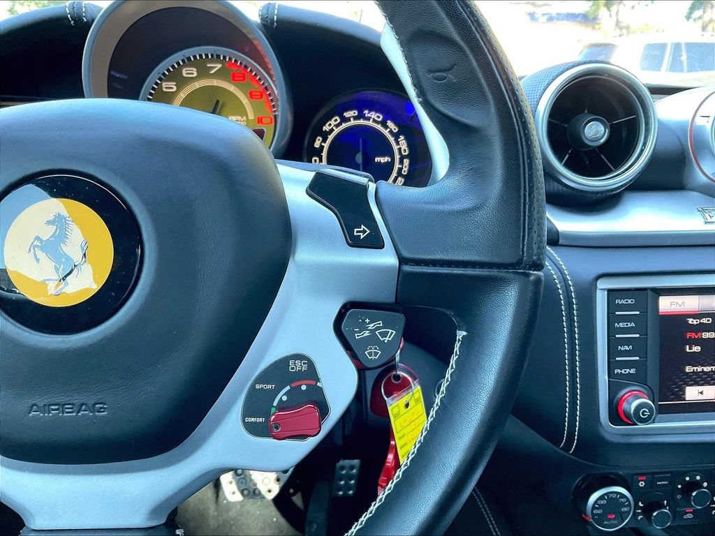 Used 2016 Ferrari California T RWD image 11