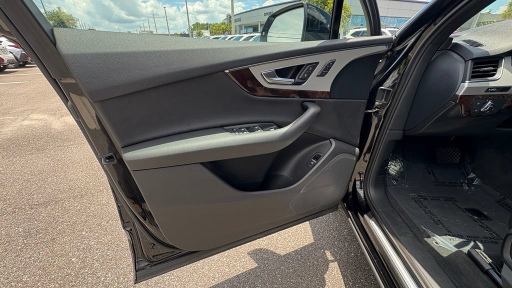 Used 2019 Audi Q7 2.0T Premium w/ Convenience Package AWD/4WD image 11