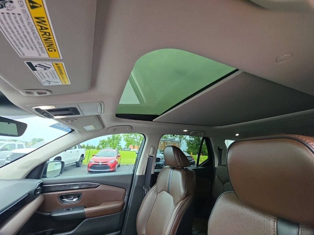 Certified 2025 Honda Pilot Elite image 15