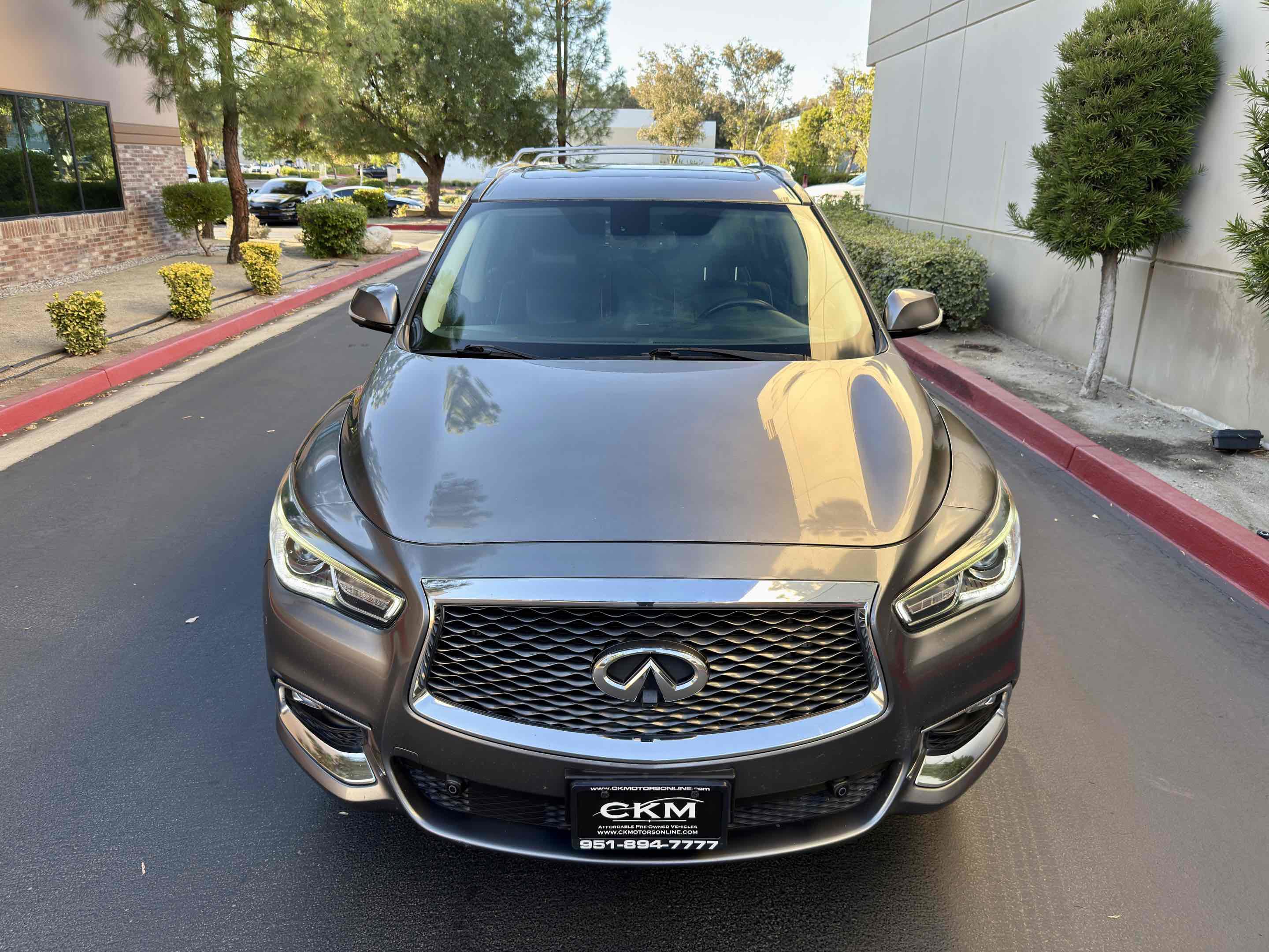 Used 2017 INFINITI QX60 FWD w/ Premium Plus Package image 5