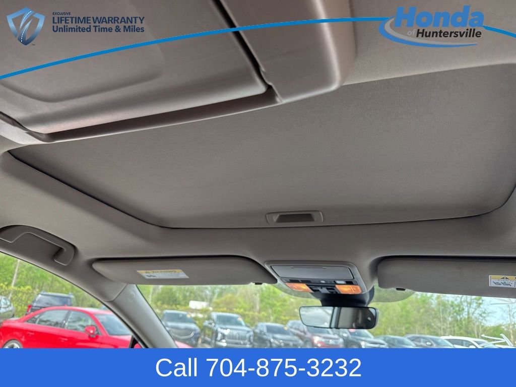 Used 2023 Honda Odyssey Touring image 16