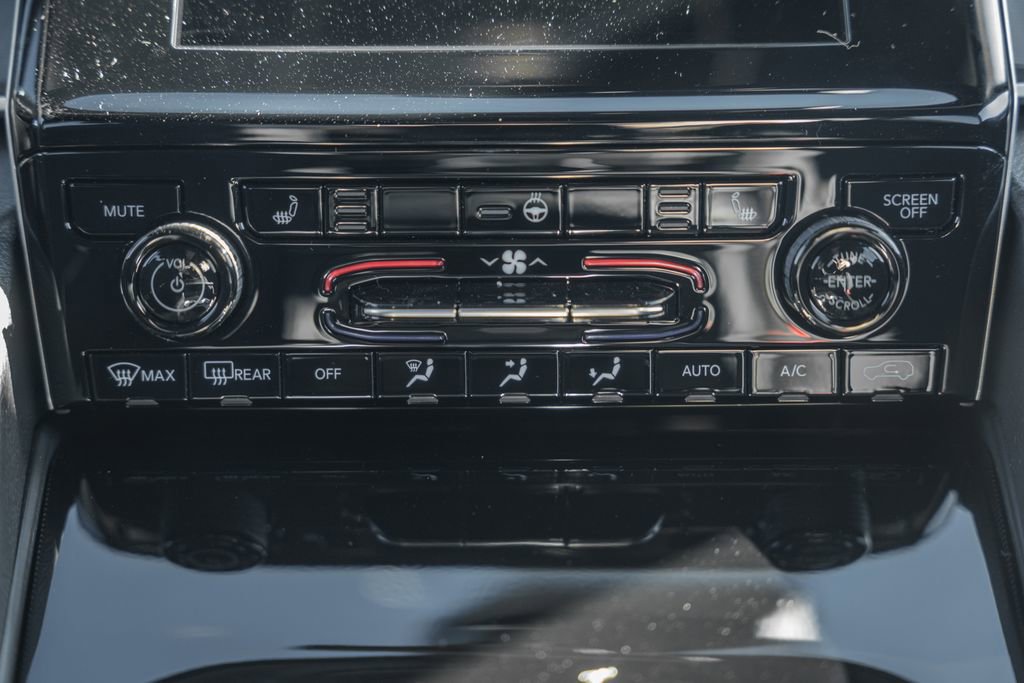 New 2025 Jeep Grand Cherokee Laredo X w/ Luxury Tech Group I image 22