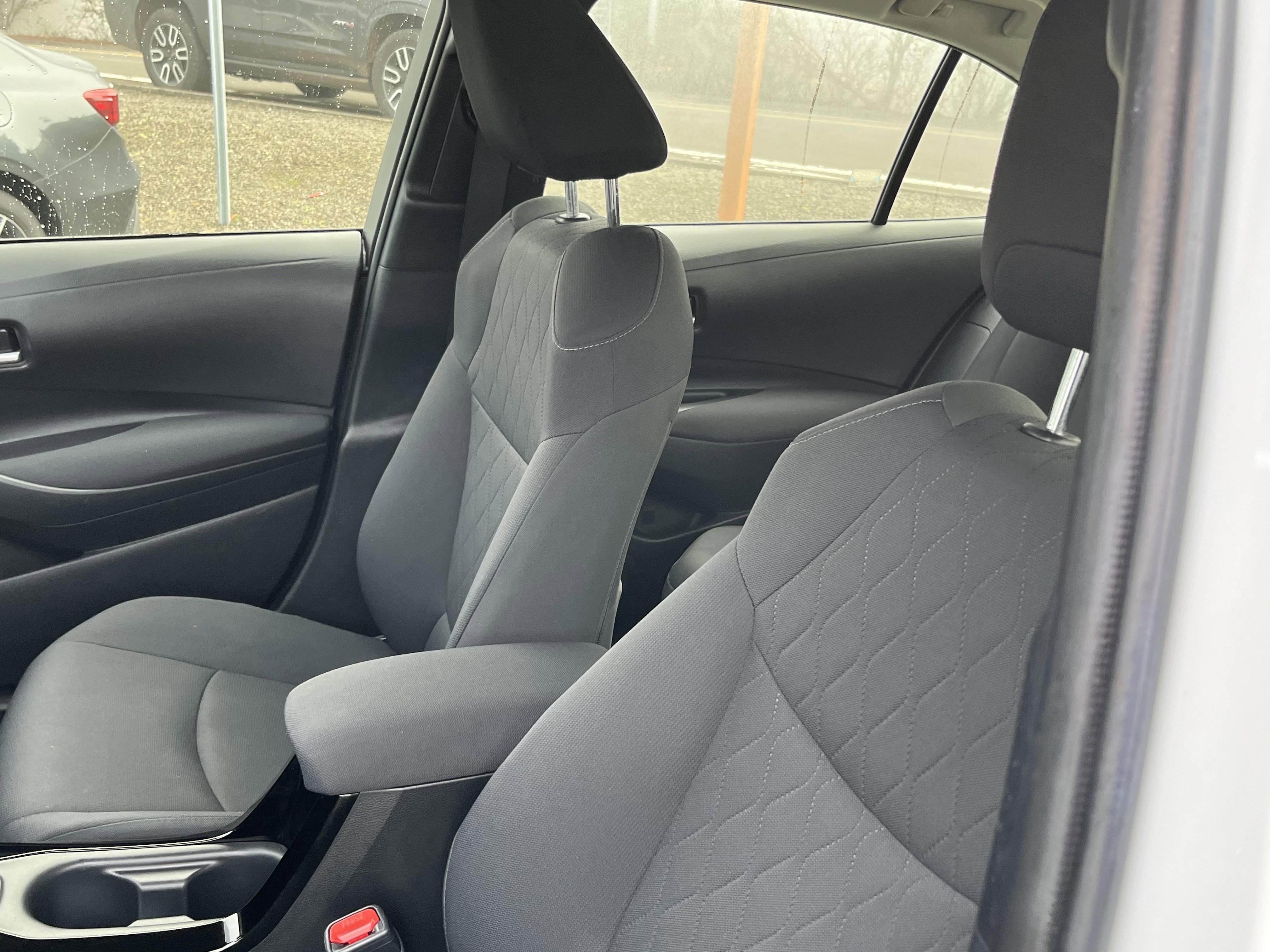 Used 2021 Toyota Corolla LE w/ Carpet Mat Package (TMS) image 16