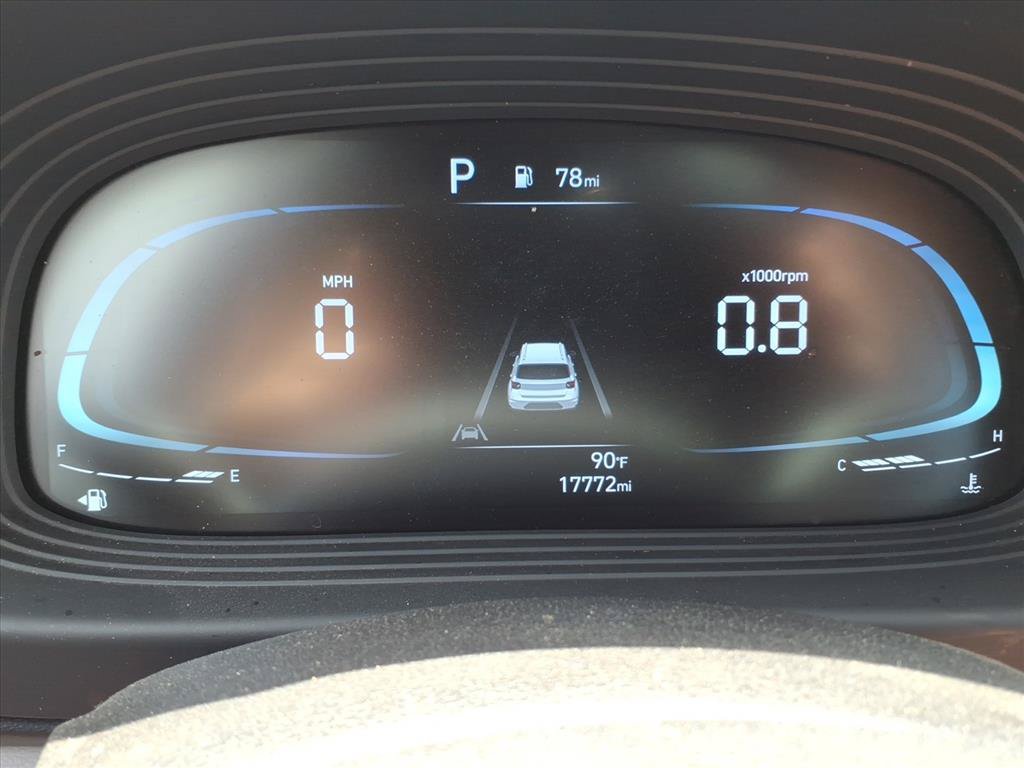 Used 2024 Hyundai Venue SEL FWD image 19