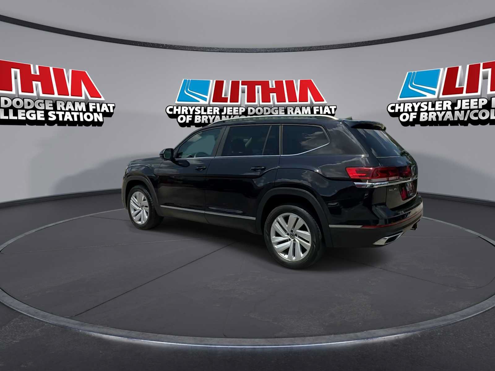 Used 2021 Volkswagen Atlas SEL AWD/4WD image 6